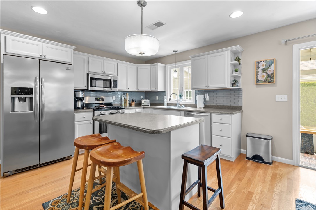 500 Mendon Road, Unit 323 Cumberland, RI 02864 - Photo 7 of 38