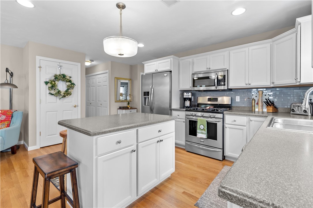 500 Mendon Road, Unit 323 Cumberland, RI 02864 - Photo 8 of 38
