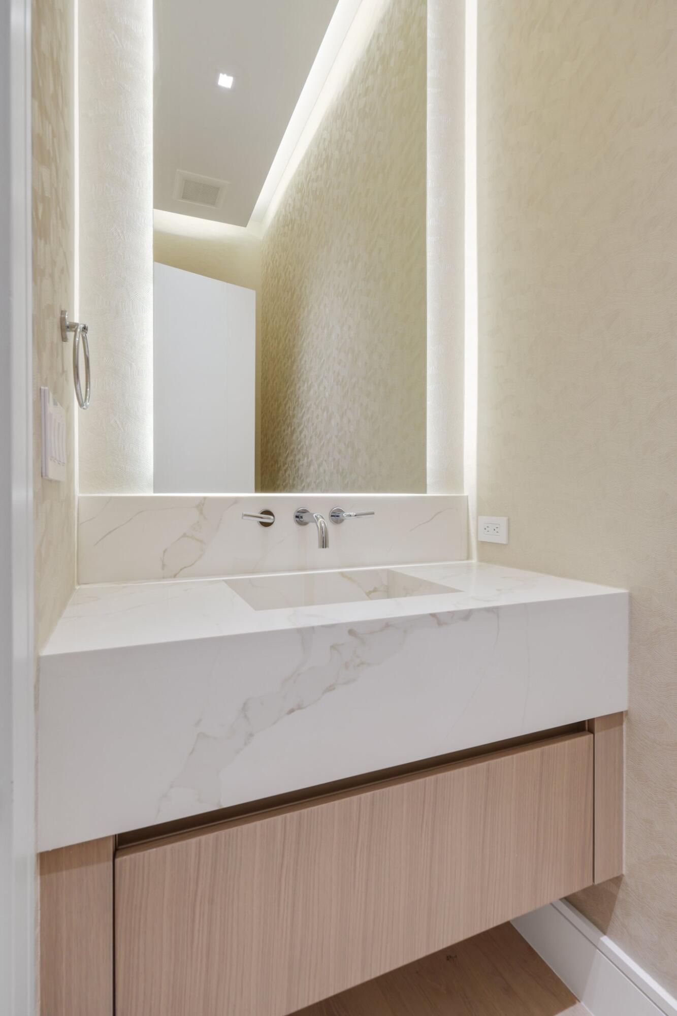 305 Grove Place Delray Beach, FL 33444 - Photo 24 of 88 half bath