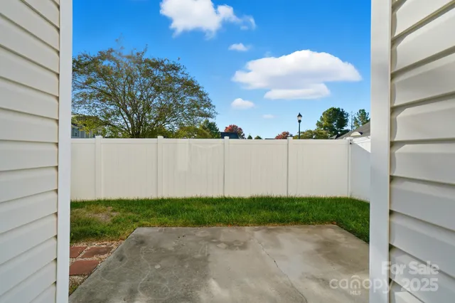 $325,000 | 2905 White Willow Road, Charlotte, NC 28273