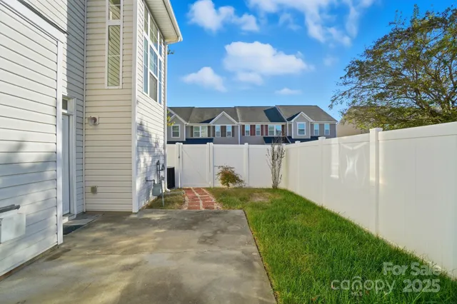 $325,000 | 2905 White Willow Road, Charlotte, NC 28273