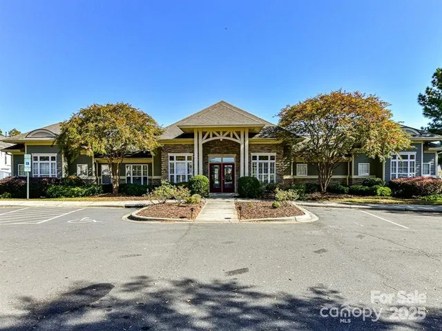 $325,000 | 2905 White Willow Road, Charlotte, NC 28273