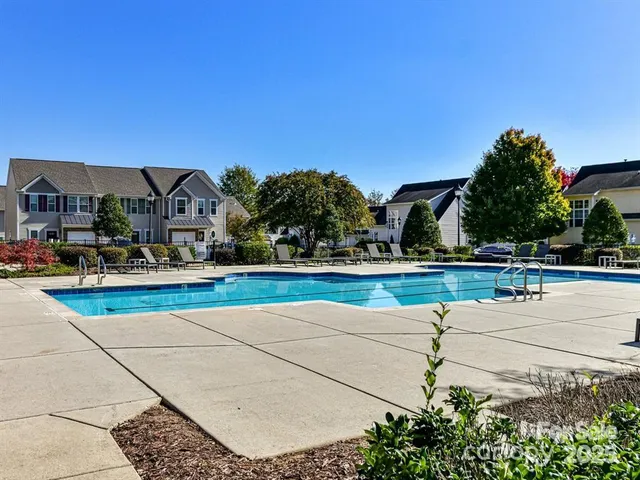 $325,000 | 2905 White Willow Road, Charlotte, NC 28273