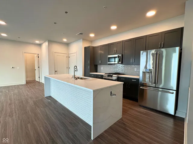 $585,000 | 925 Veterans Way, Unit 304, Carmel, IN 46032