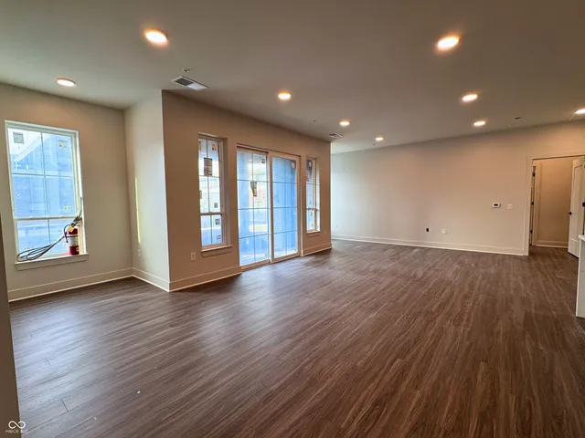 $585,000 | 925 Veterans Way, Unit 304, Carmel, IN 46032