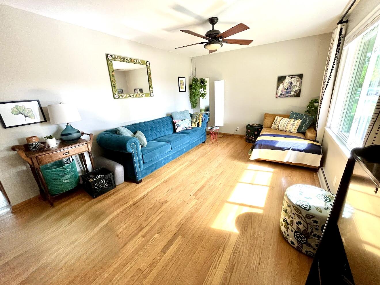 4172 South 52nd Street Milwaukee, WI 53220 - Photo 2 of 20 Living room