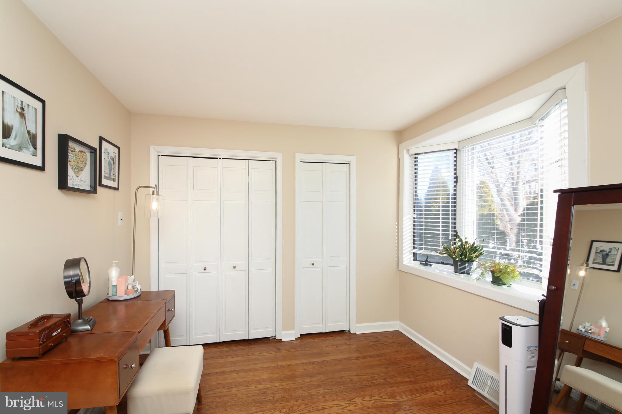 237 Frog Hollow Road Southampton, PA 18966 - Photo 14 of 31 Sitting area in primary bedroom