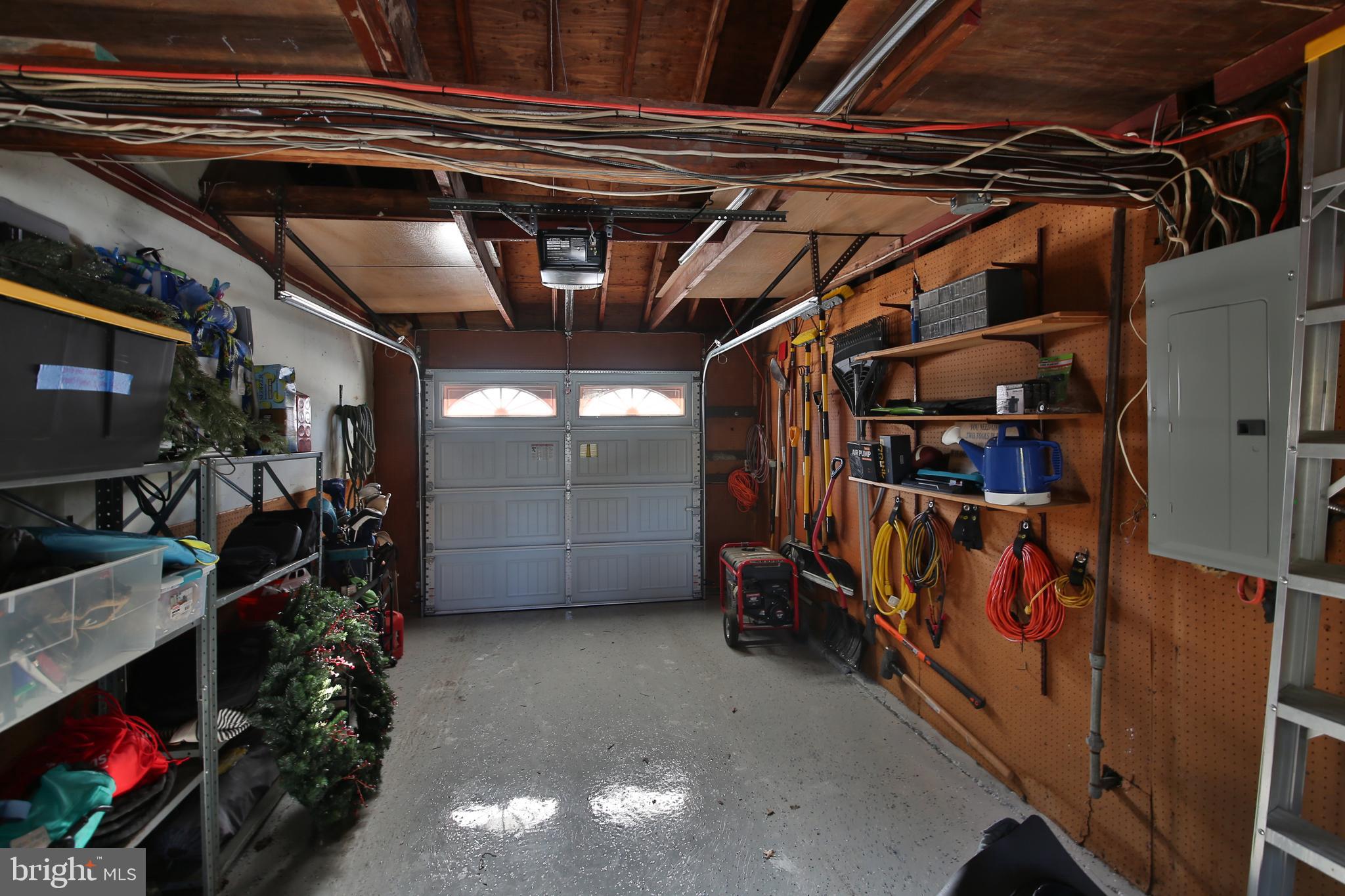 237 Frog Hollow Road Southampton, PA 18966 - Photo 27 of 31 Attached garage with interior access