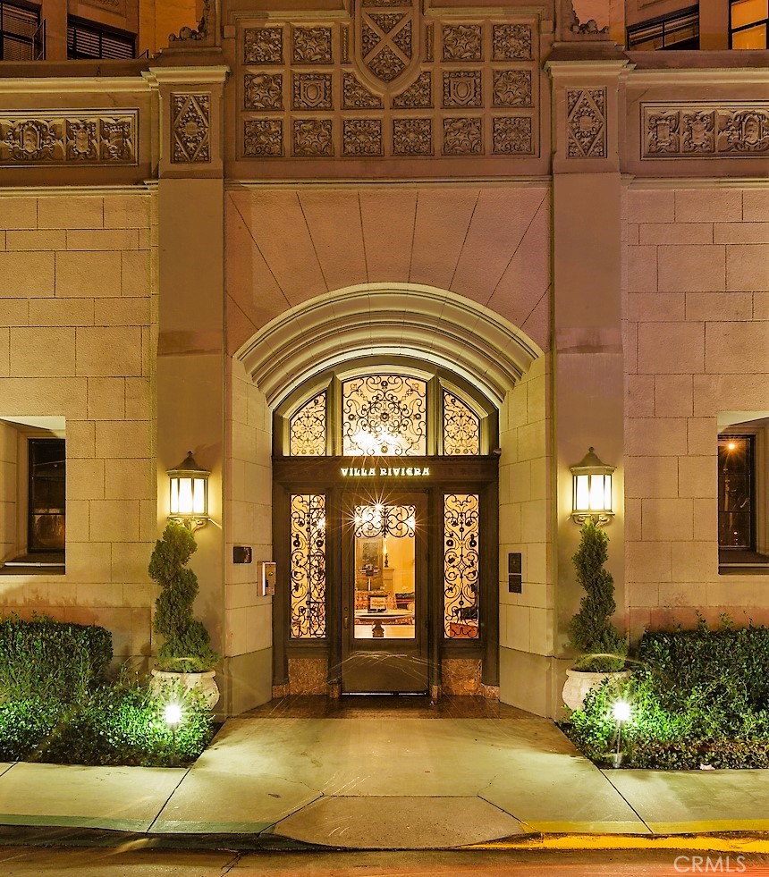 800 East Ocean Boulevard, Unit 1007 Long Beach, CA 90802 - Photo 21 of 43 a front view of a building