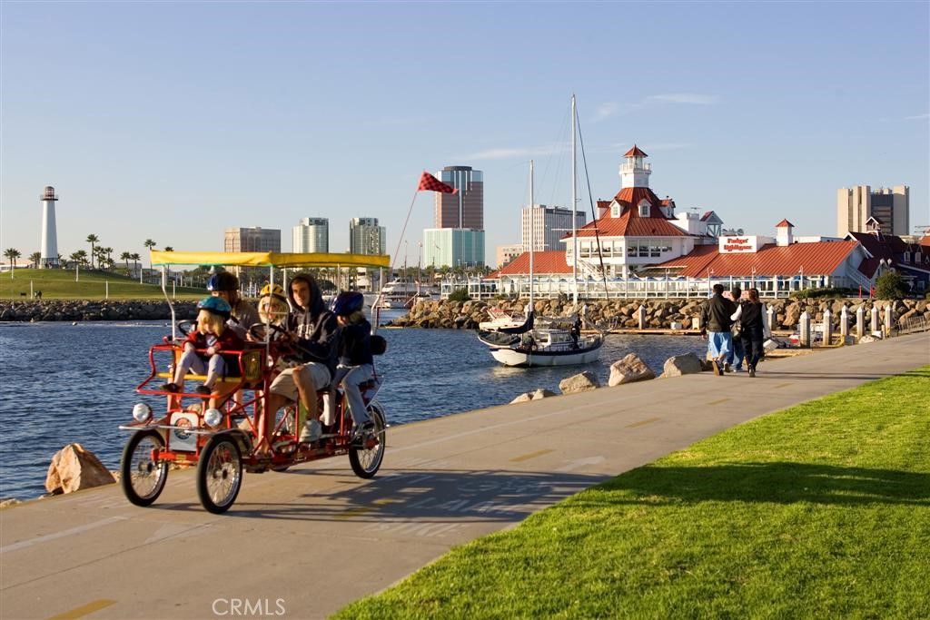 800 East Ocean Boulevard, Unit 1007 Long Beach, CA 90802 - Photo 33 of 43 a view of a room with gym equipment