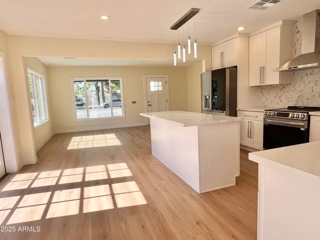 a close view of sink