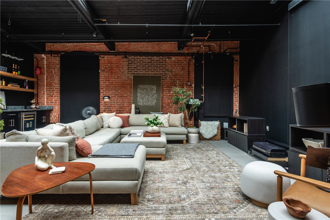 116 Chestnut Street, Unit D1 Providence, RI 02903 - Photo 3 of 50