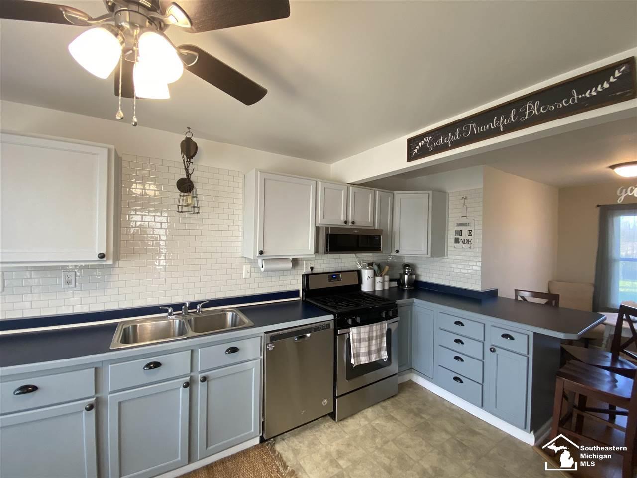 3620 Stewart Road Monroe, MI 48162 - Photo 2 of 24