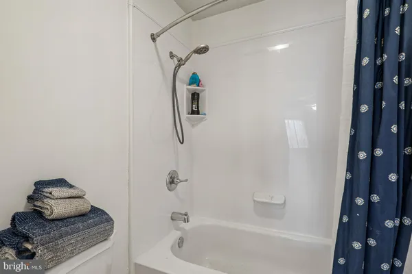 $2,600 | 60 South Van Dorn Street, Unit 511, Alexandria, VA 22304