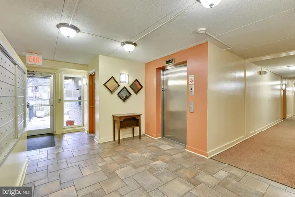 $2,600 | 60 South Van Dorn Street, Unit 511, Alexandria, VA 22304