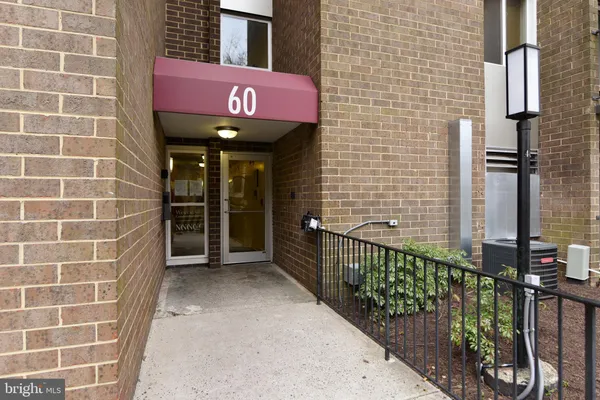 $2,600 | 60 South Van Dorn Street, Unit 511, Alexandria, VA 22304