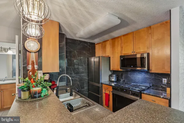 $2,600 | 60 South Van Dorn Street, Unit 511, Alexandria, VA 22304