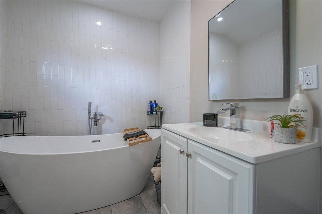 14 Ludlow Street Acushnet, MA 02743 - Photo 15 of 36