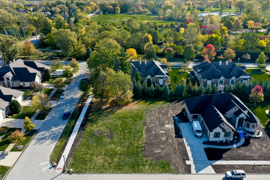 1017 Tadeusz Way Lemont, IL 60439 - Photo 7 of 10 a view of outdoor space and garden
