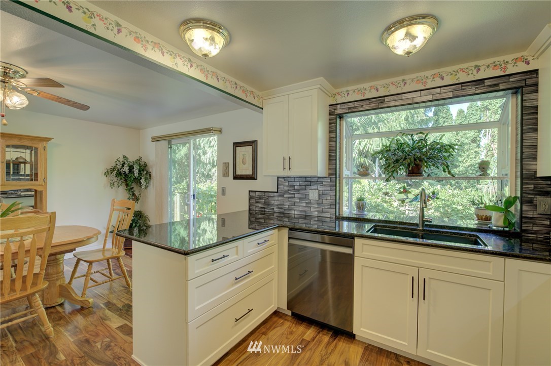 183 Vashon Place Northeast Renton, WA 98059 - Photo 17 of 40