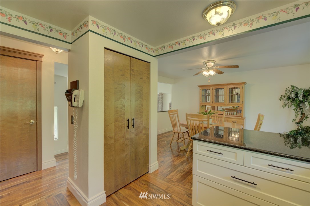 183 Vashon Place Northeast Renton, WA 98059 - Photo 18 of 40