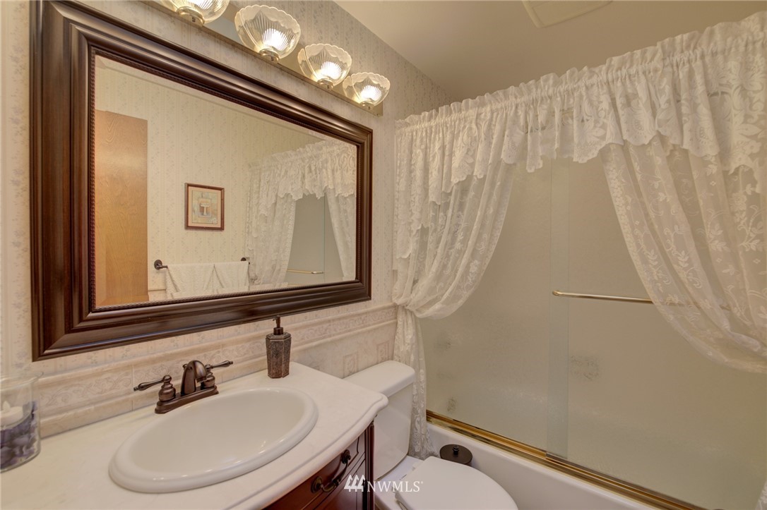 183 Vashon Place Northeast Renton, WA 98059 - Photo 19 of 40