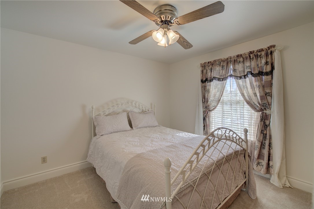 183 Vashon Place Northeast Renton, WA 98059 - Photo 20 of 40