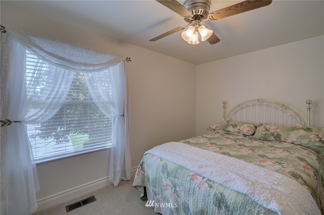 183 Vashon Place Northeast Renton, WA 98059 - Photo 21 of 40