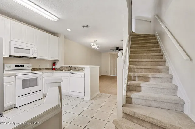 $2,000 | 1352 Hampton Park Lane, Melbourne, FL 32940