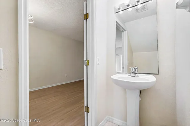 $2,000 | 1352 Hampton Park Lane, Melbourne, FL 32940