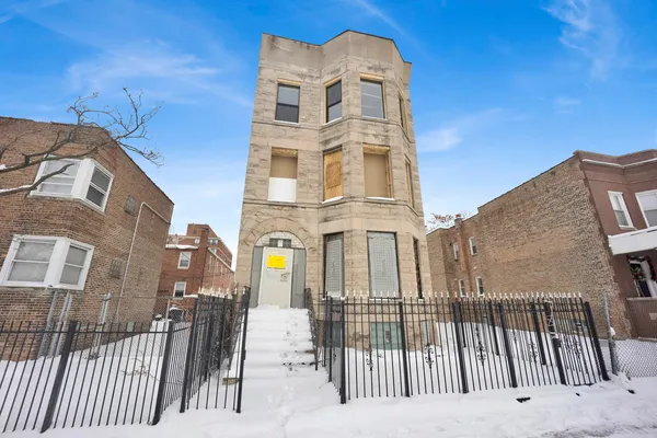 $499,000 | 5813 South Wabash Avenue, Chicago, IL 60637