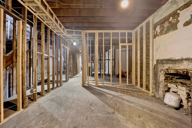 $499,000 | 5813 South Wabash Avenue, Chicago, IL 60637