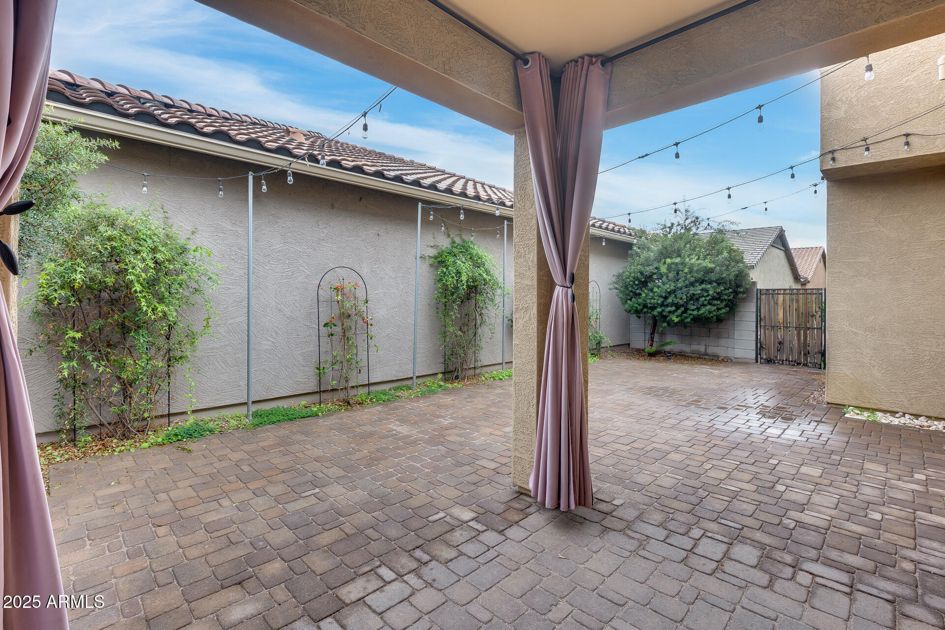 6853 East Posada Circle Mesa, AZ 85212 - Photo 39 of 45 a backyard of a house