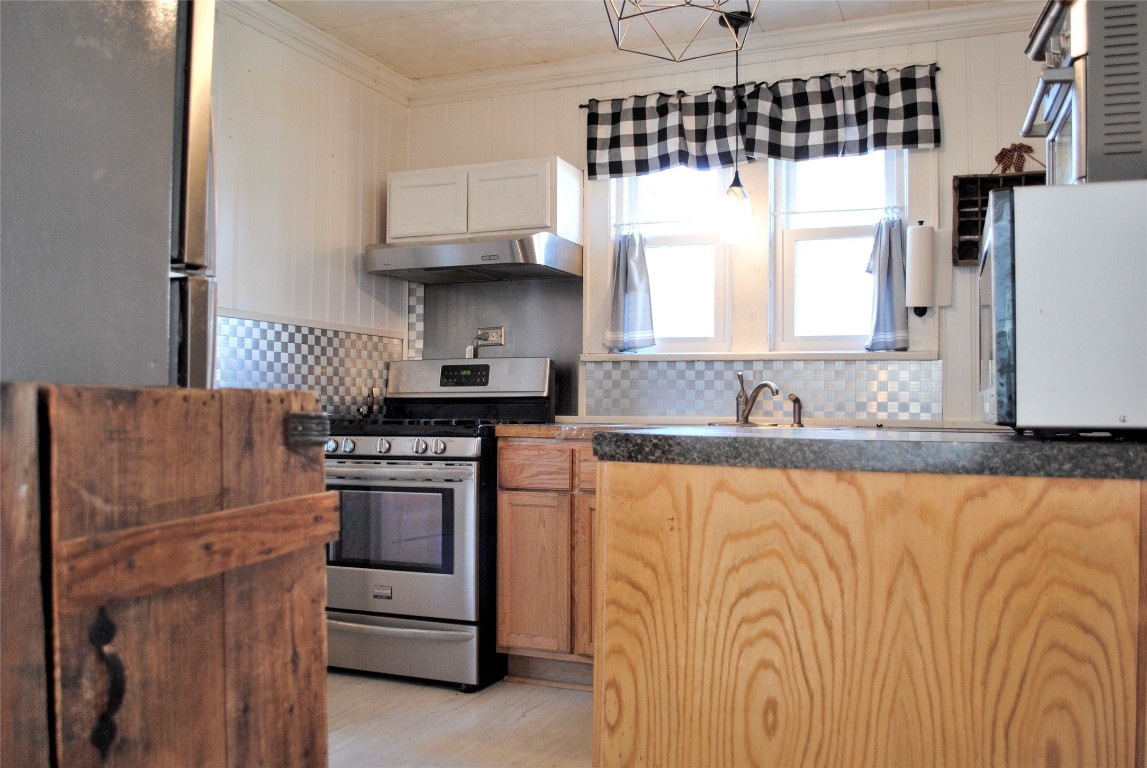 3210 Stack Avenue Endicott, NY 13760 - Photo 9 of 19