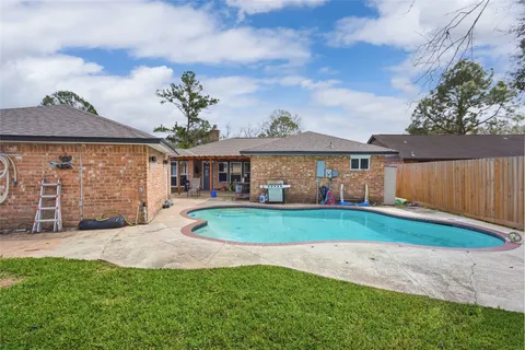 $320,000 | 5206 Abercreek Avenue, Friendswood, TX 77546
