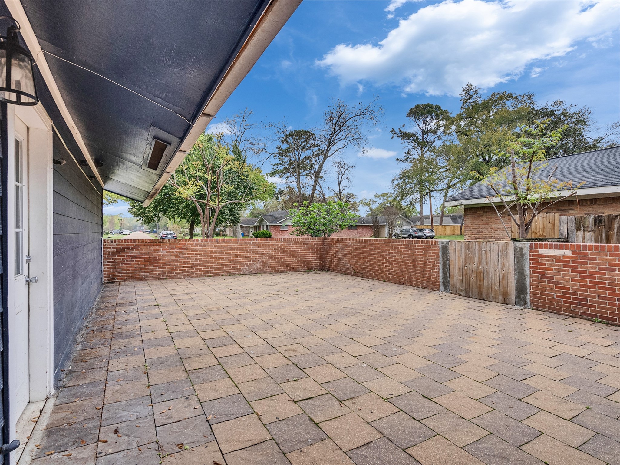 1630 Hollow Hook Road Houston, TX 77080 - Photo 13 of 22 a view of a backyard of the house