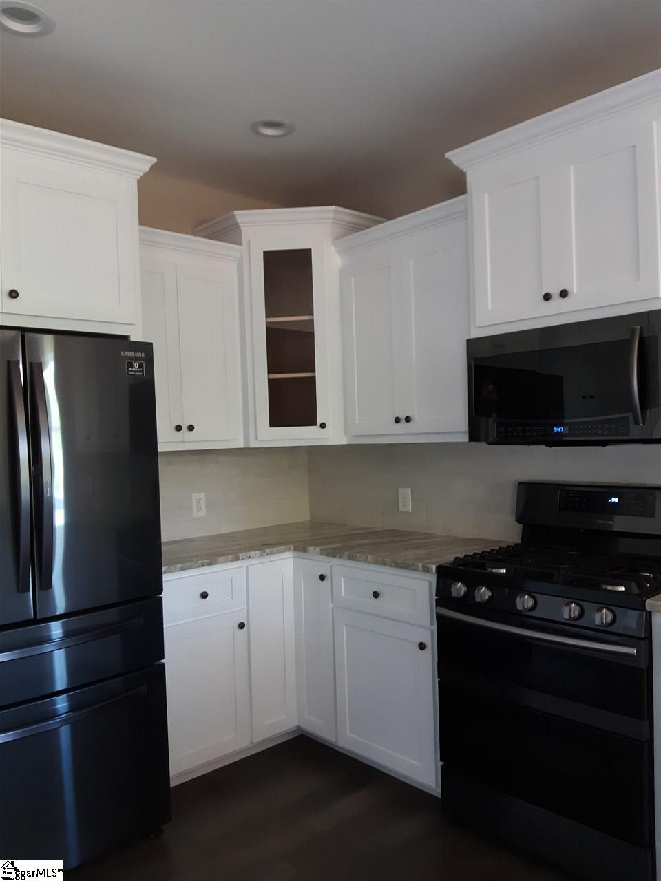 321 Edens Ridge Drive Six Mile, SC 29682 - Photo 4 of 19 Gallery Image 4