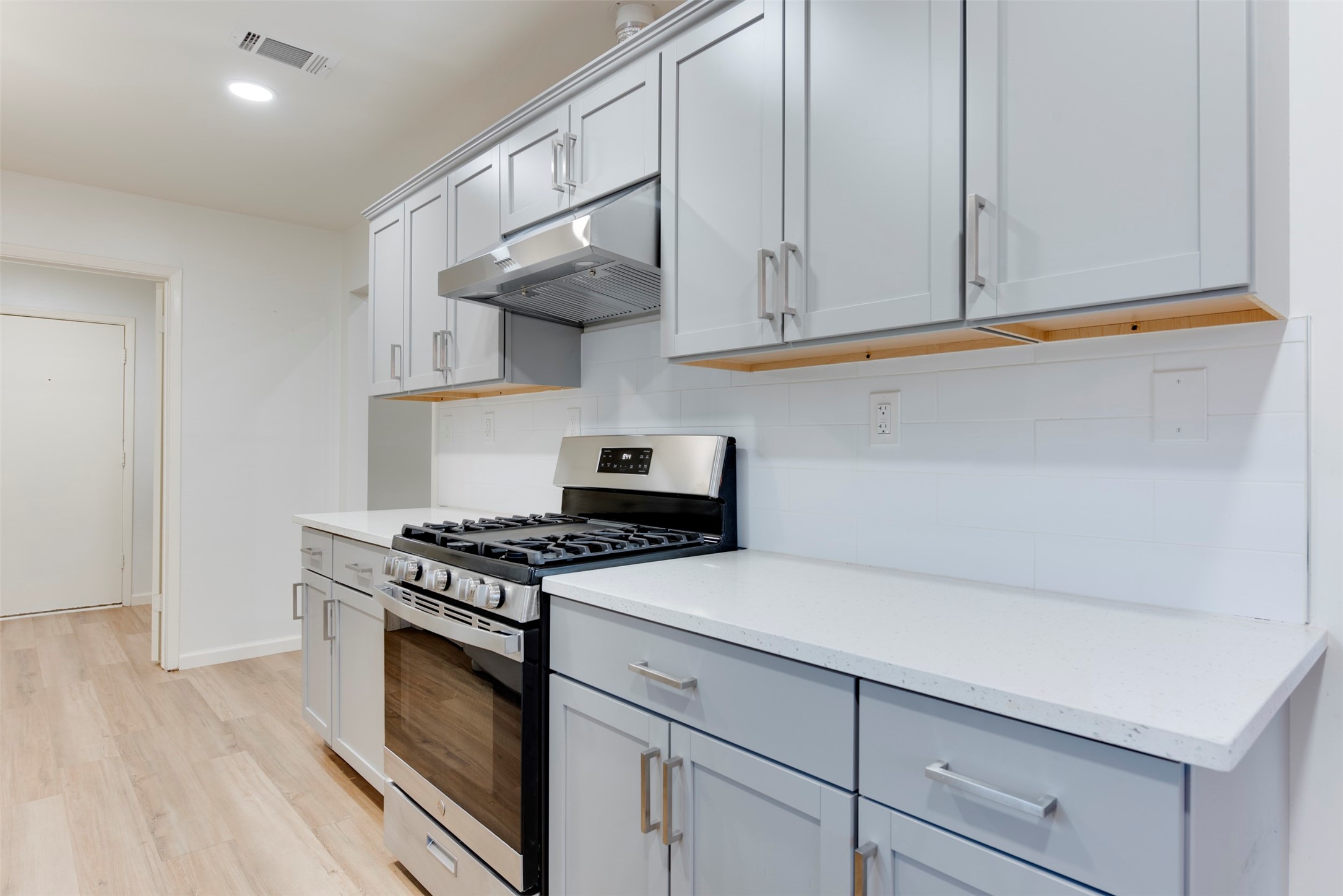 15914 Barbarossa Drive Houston, TX 77083 - Photo 13 of 29