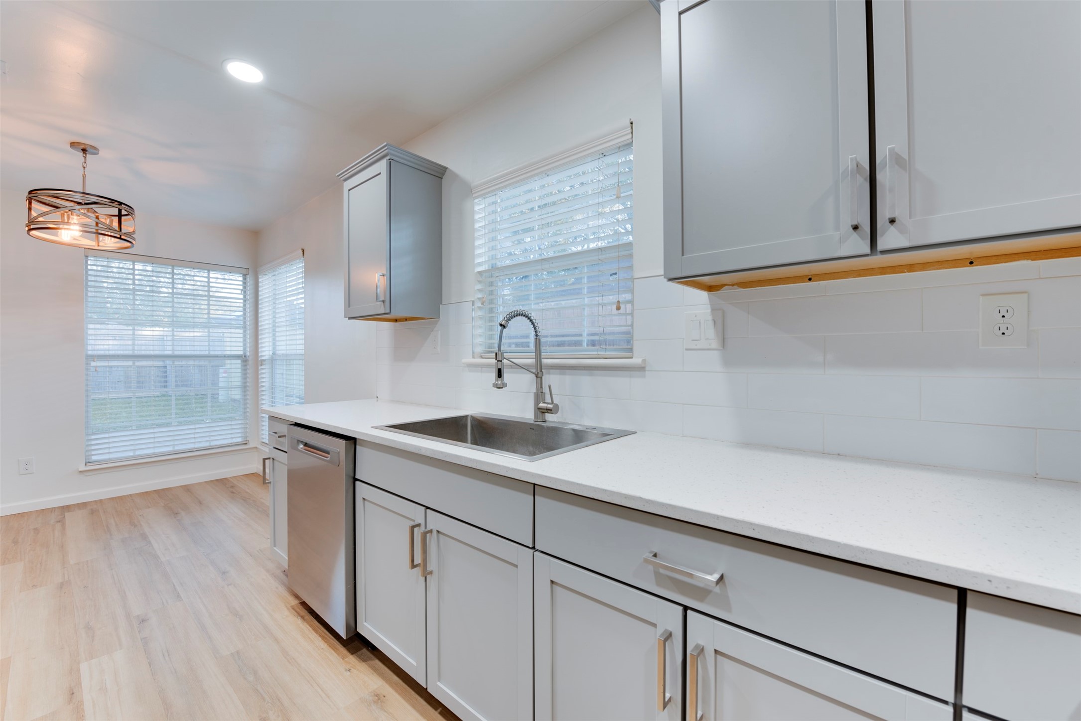 15914 Barbarossa Drive Houston, TX 77083 - Photo 15 of 29