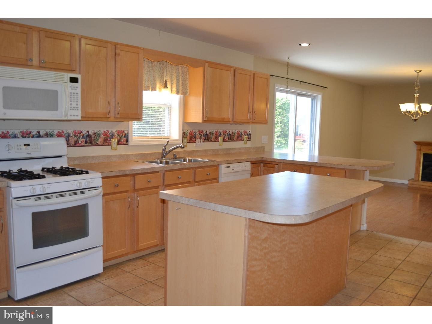 169 Jefferson Road Pennsville, NJ 08070 - Photo 7 of 25 Kitchen
