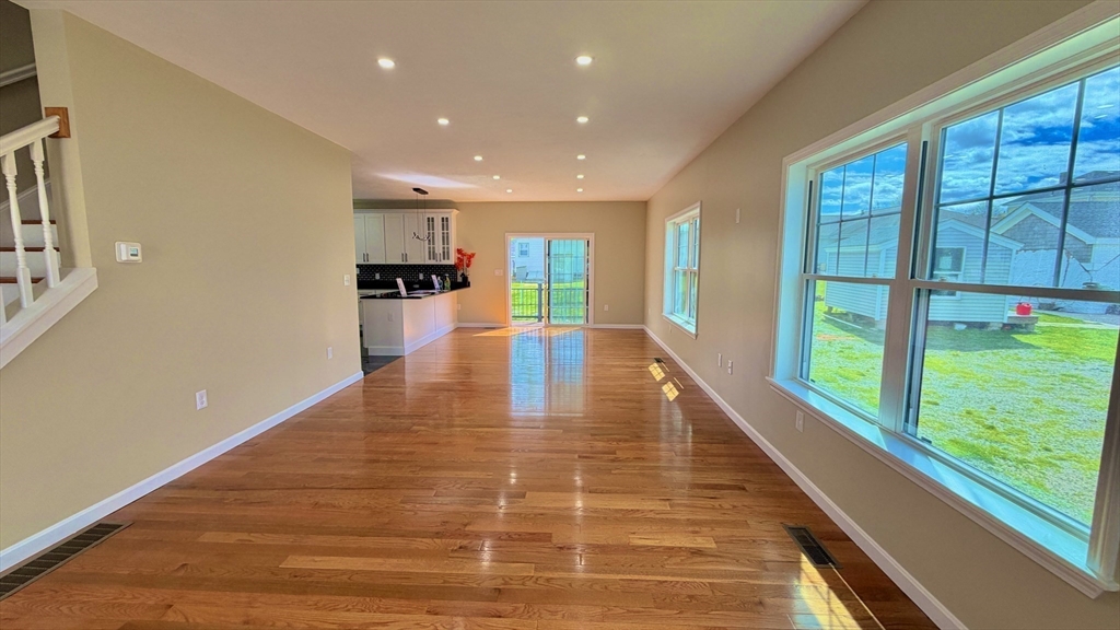 310 King Street Fall River, MA 02724 - Photo 3 of 20