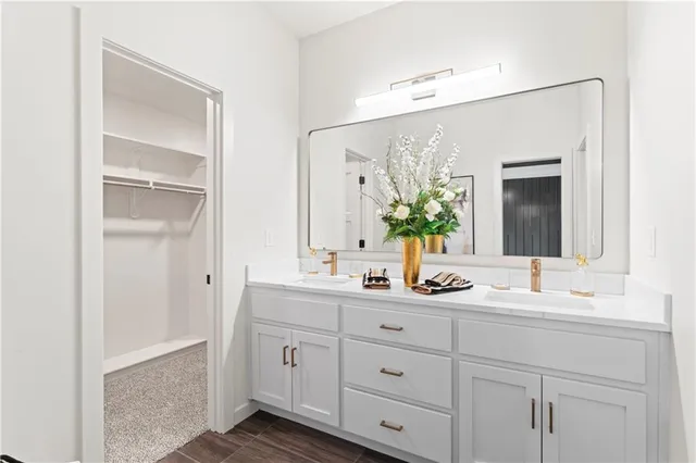 $428,900 | 612 Southeast 21st Street, Oak Grove, MO 64075