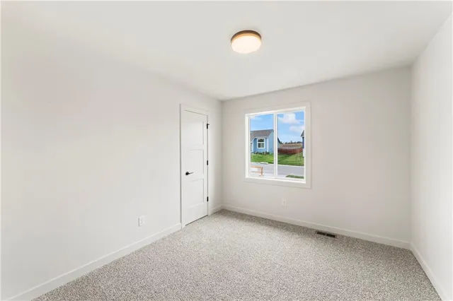 $428,900 | 612 Southeast 21st Street, Oak Grove, MO 64075