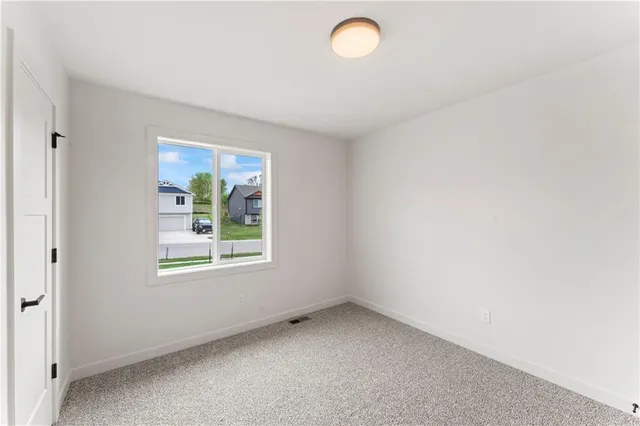 $428,900 | 612 Southeast 21st Street, Oak Grove, MO 64075