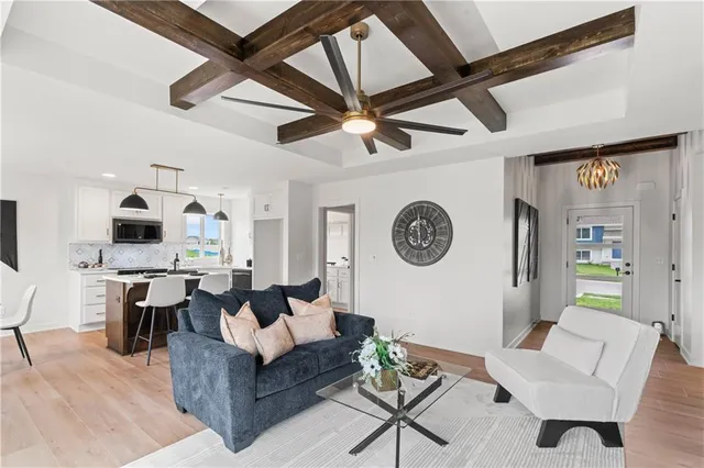 $428,900 | 612 Southeast 21st Street, Oak Grove, MO 64075