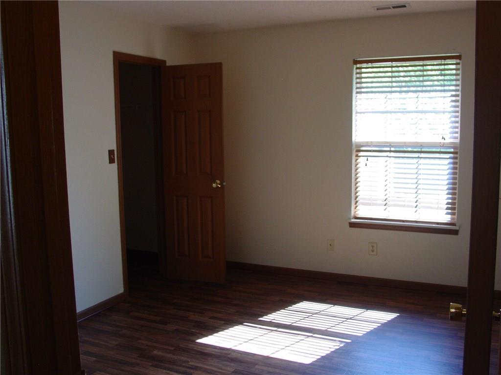 5374 Milhouse Road Indianapolis, IN 46221 - Photo 11 of 22 Gallery Image 11