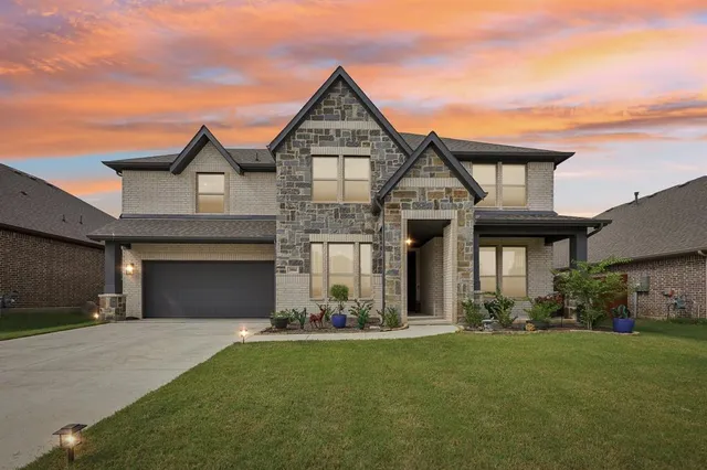 $597,500 | 3004 Emerald Trace Drive, Denton, TX 76226