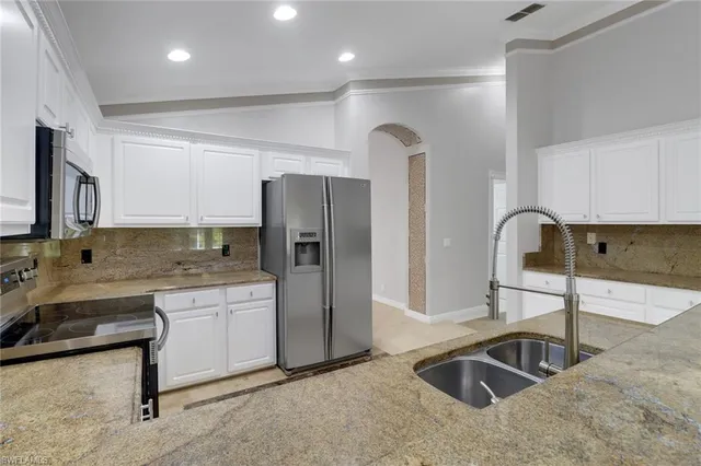 $3,600 | 15028 Savannah Drive, Naples, FL 34119