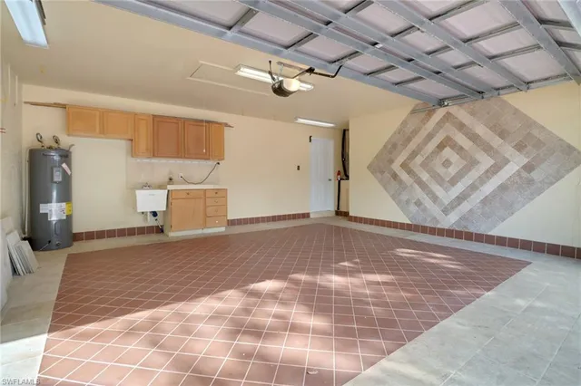 $3,600 | 15028 Savannah Drive, Naples, FL 34119