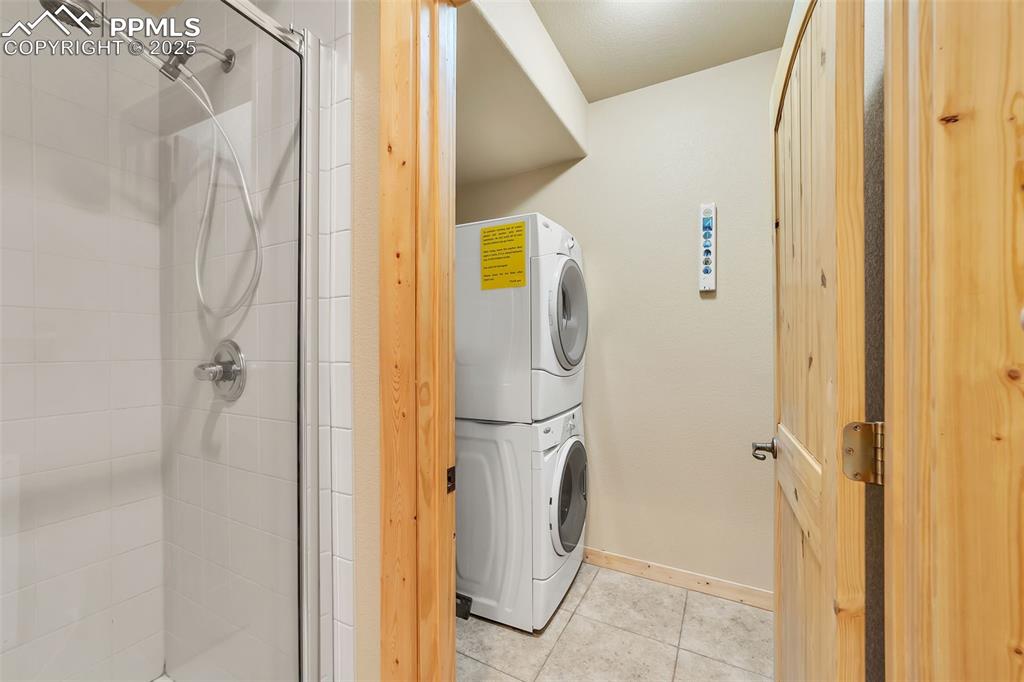 17549 Highway 67 Divide, CO 80814 - Photo 26 of 46 a bathroom with a mirror